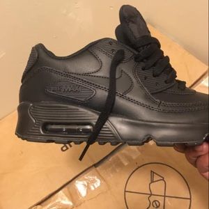 Size seven boys gym shoes brand new air max